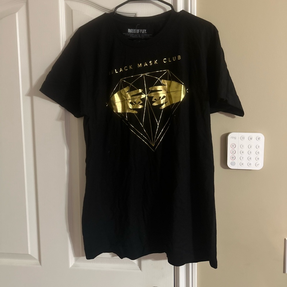 Hot Topic Birds Of Prey Graphic Tshirt